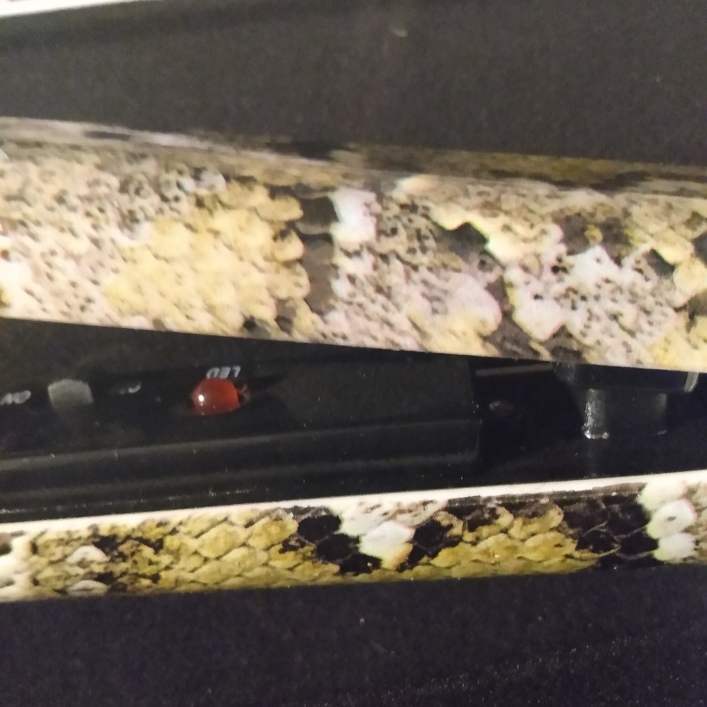 Flat irons - Picture 2 of 7